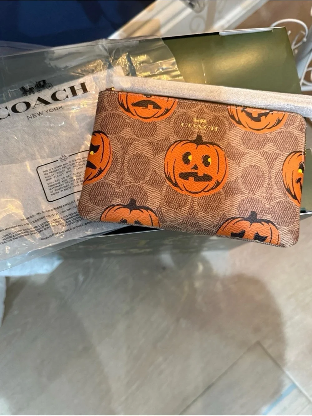 Coach Halloween Corner Zip Wristlet Signature Canvas w Pumpkin Print CCL20 NWT